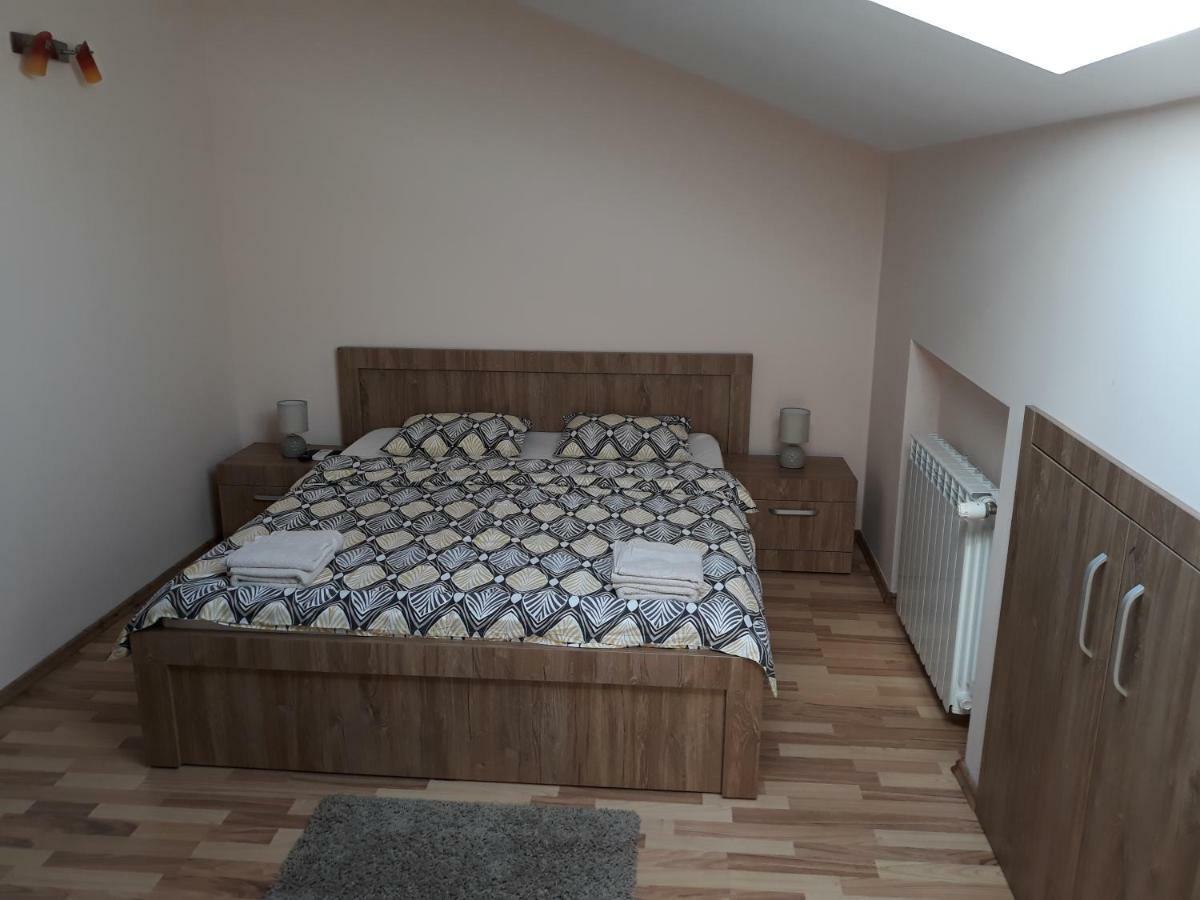 Penthouse Apartament Nufarul Nagyvárad Kültér fotó